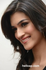 1 Nenokkadine Kriti Sanon